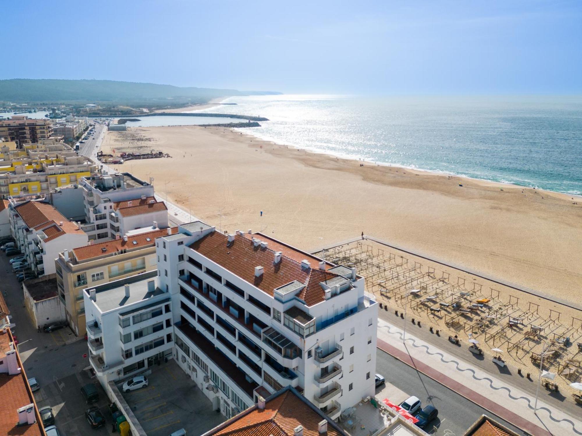 T2 Dina'S Place Nazaré Exteriör bild