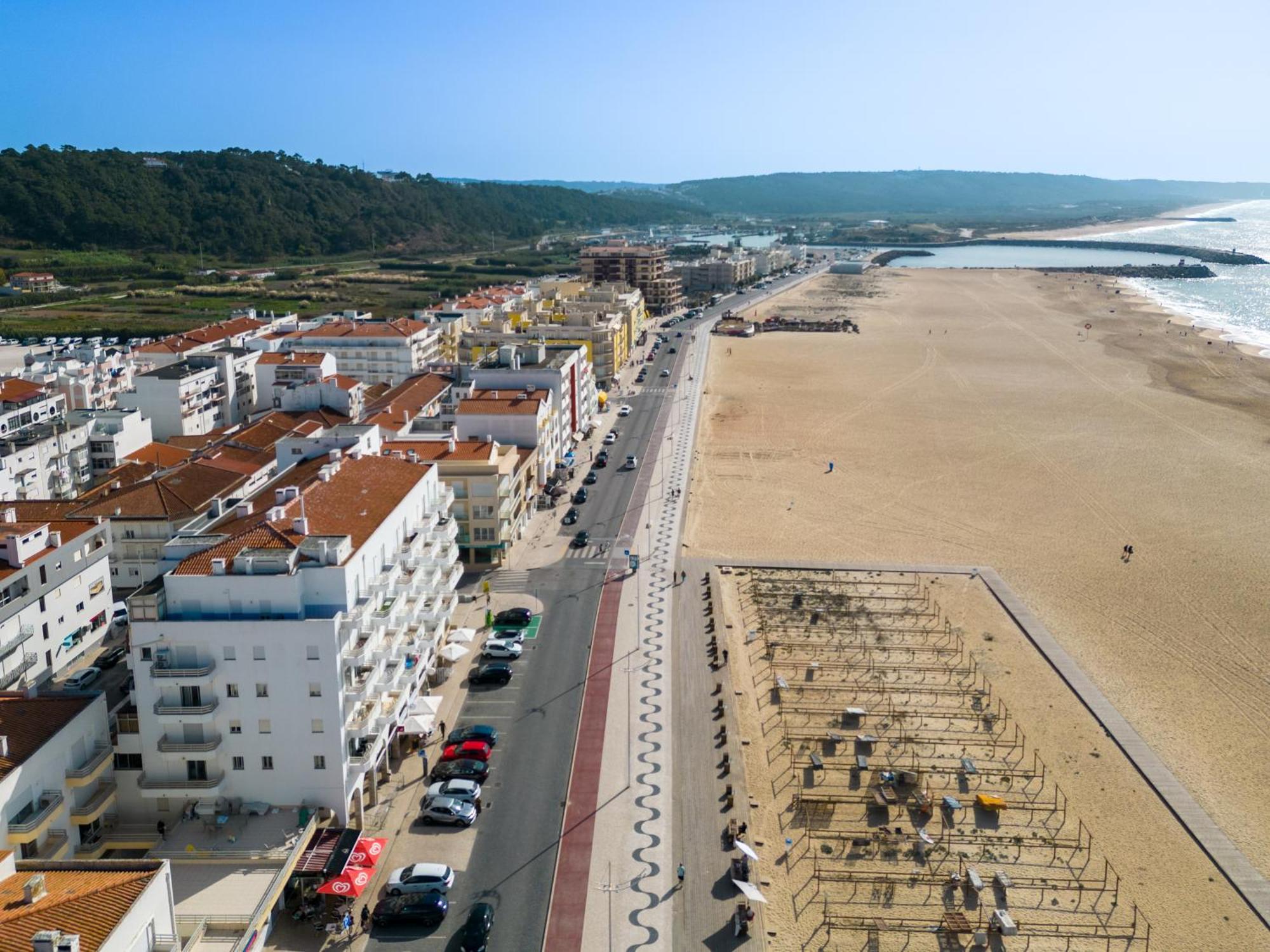 T2 Dina'S Place Nazaré Exteriör bild