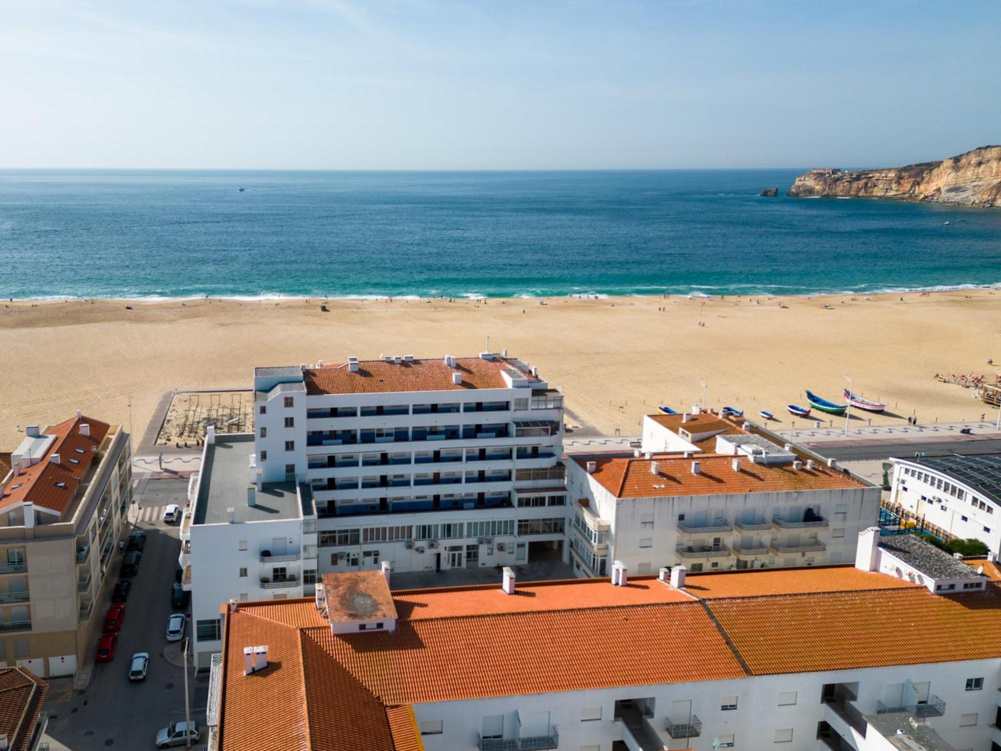T2 Dina'S Place Nazaré Exteriör bild